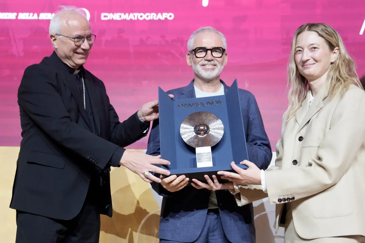 Mons. Giuseppe Baturi, Stephan\\u00E9 Briz\\u00E9, Alba Rohrwacher , Karen Di Paola